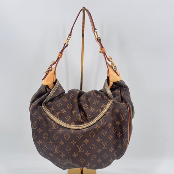Louis Vuitton Kalahari GM Monogram Canvas Shoulder Bag – Limited Edition 2009 - Picture 2 of 16